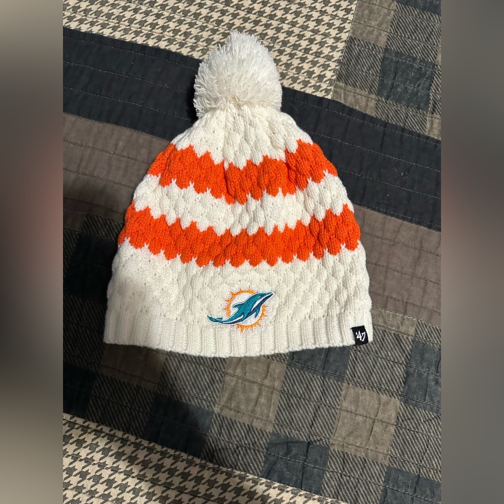 Women’s Miami Dolphins winter hat